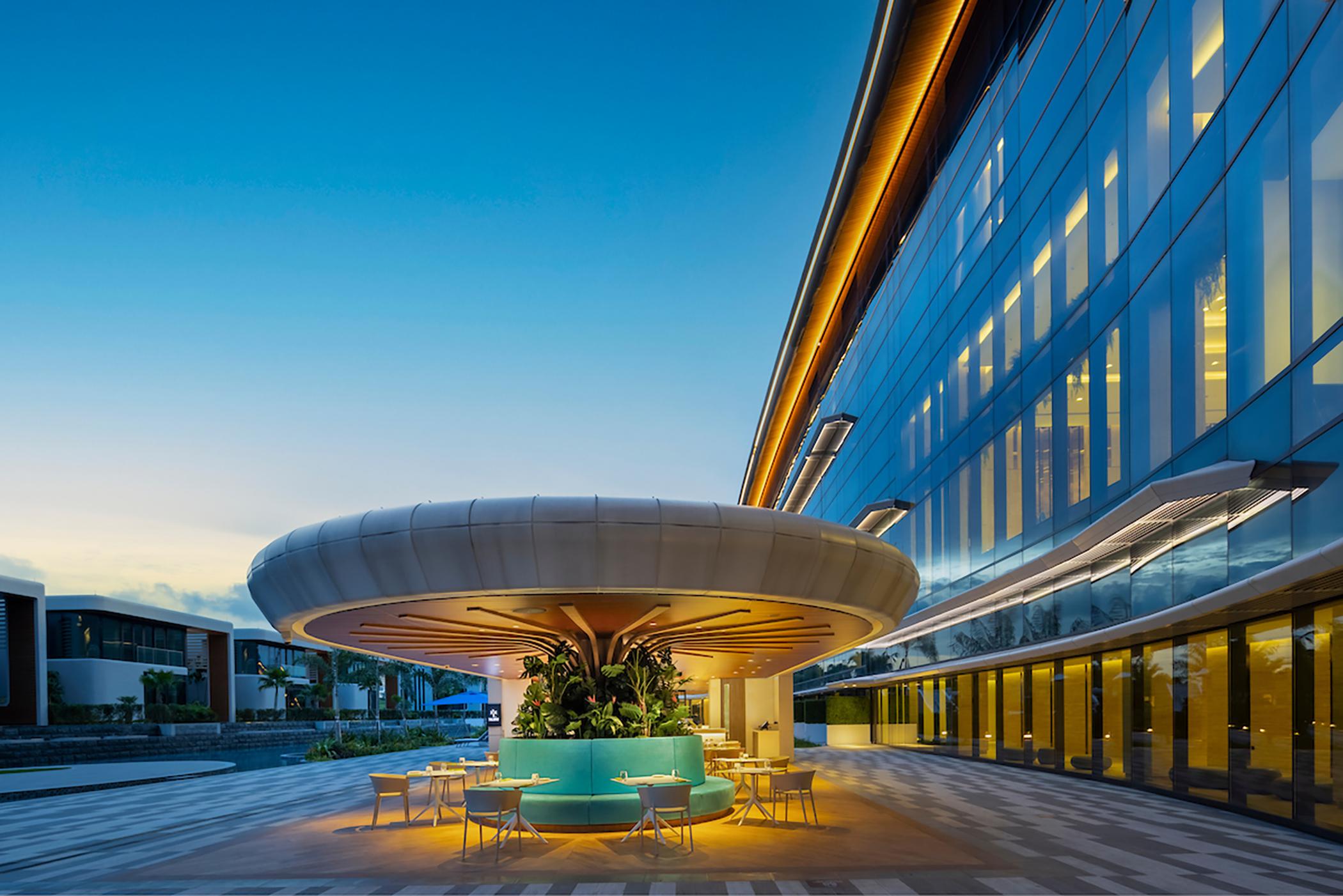 Dusit Thani Laguna Singapur Dış mekan fotoğraf The "Tree" at the heart of the campus