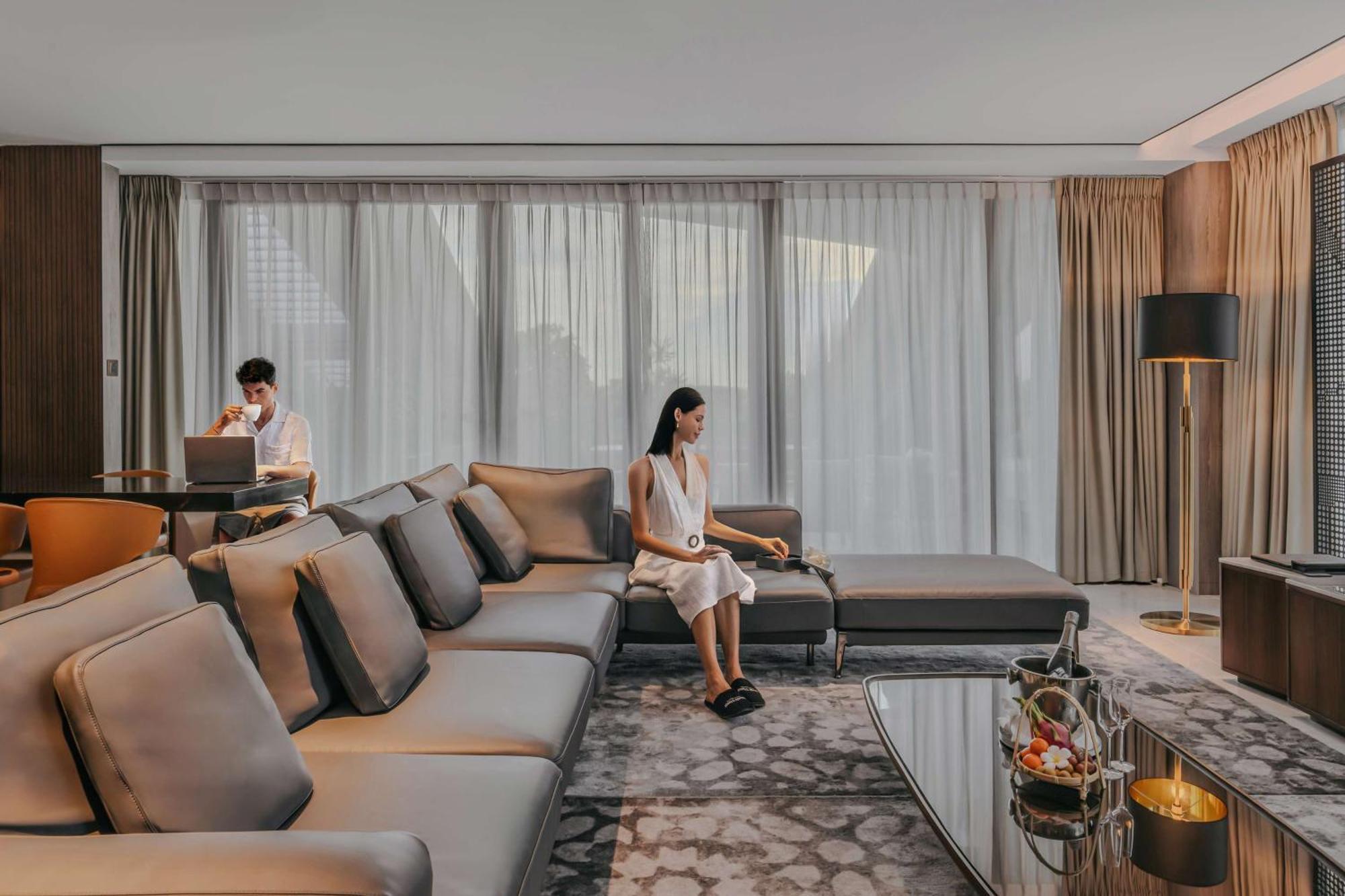Dusit Thani Laguna Singapur Dış mekan fotoğraf The living room of a three-bedroom suite