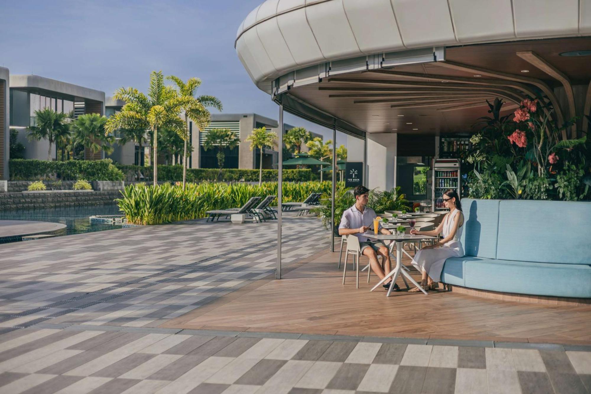 Dusit Thani Laguna Singapur Dış mekan fotoğraf The outdoor area of the hotel